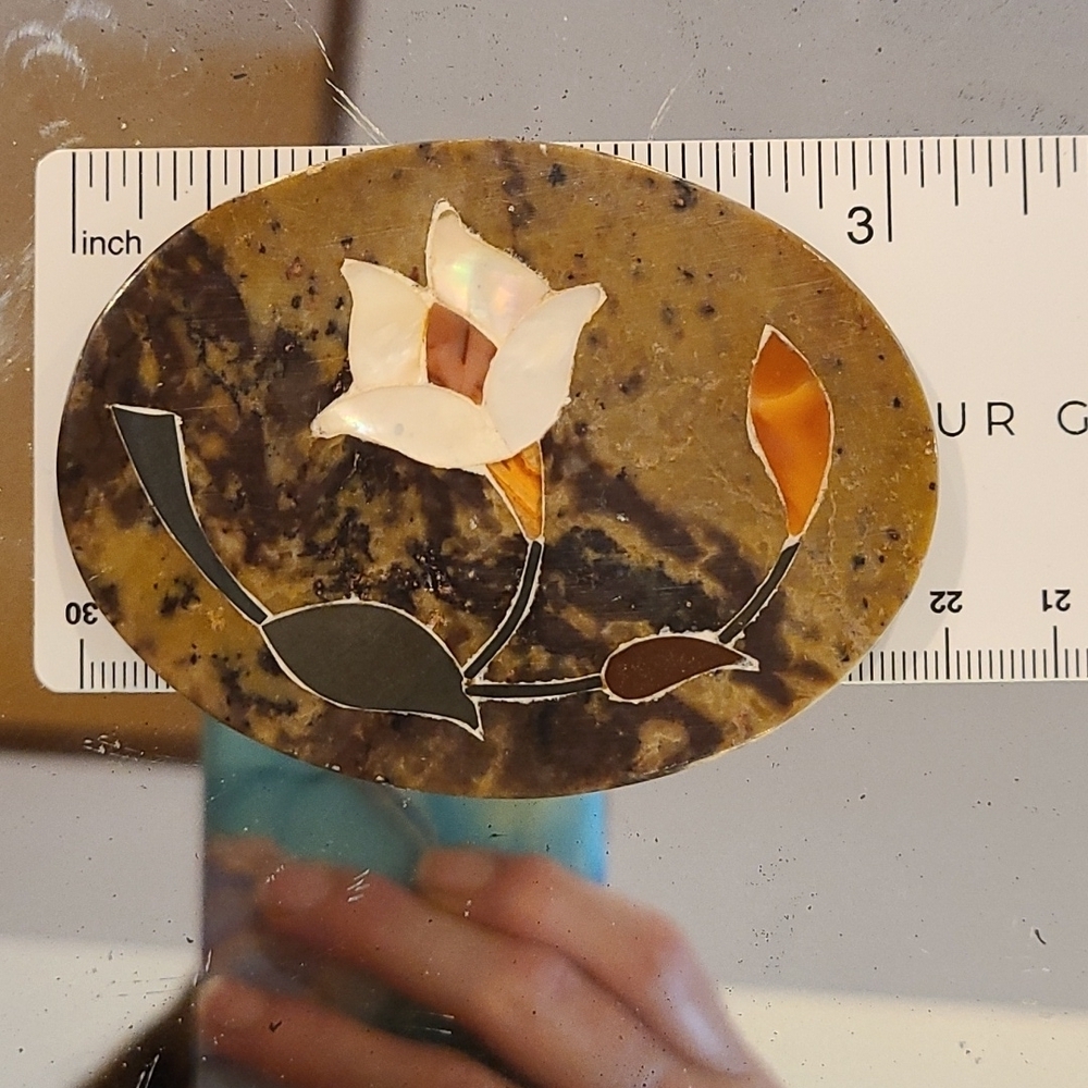 Vintage soapstone inlaid stone floral trinket dish.  Made in India. - Picture 5 of 7